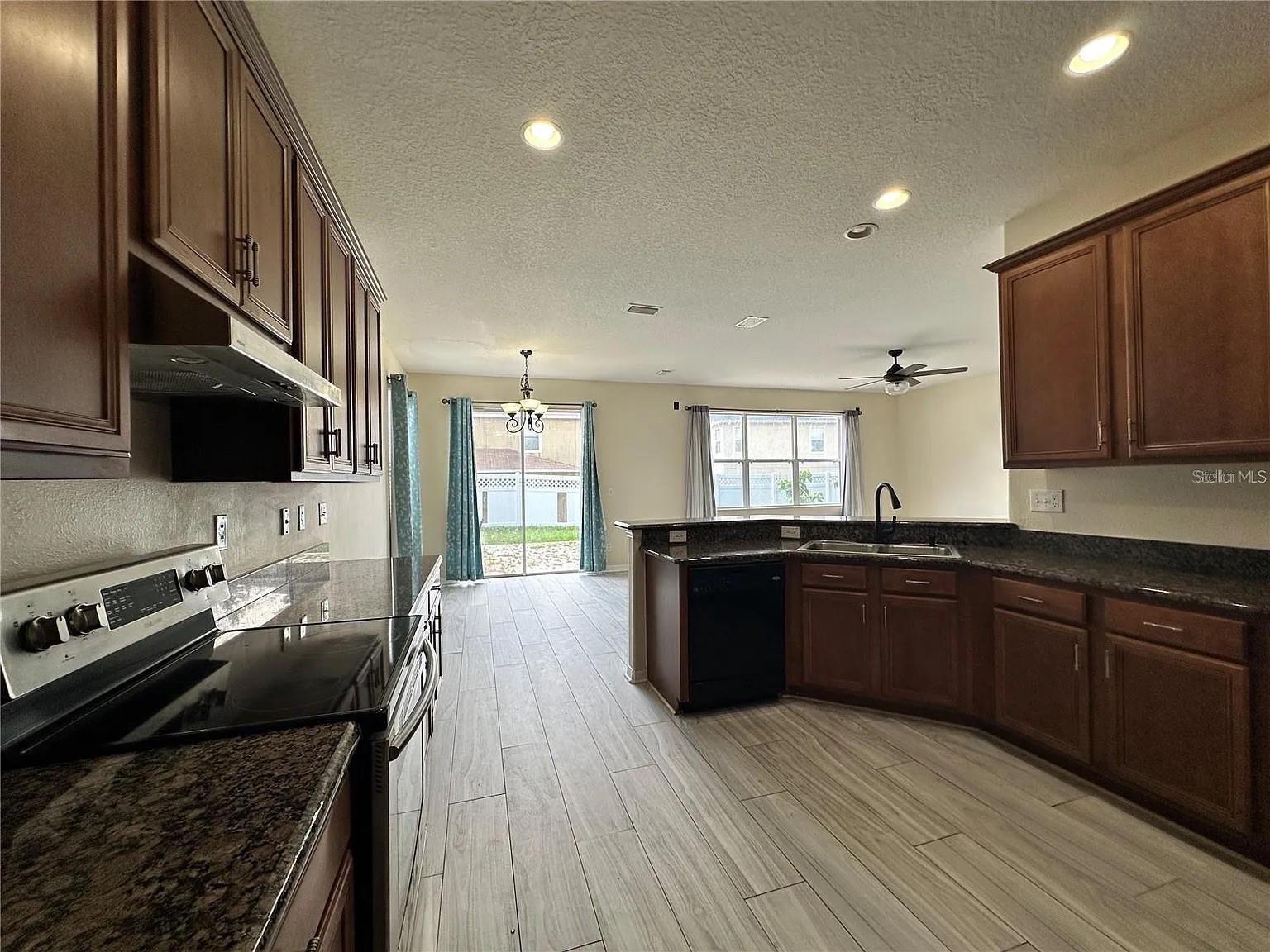 Image 24 of 65 For 7232 Seedpod Loop