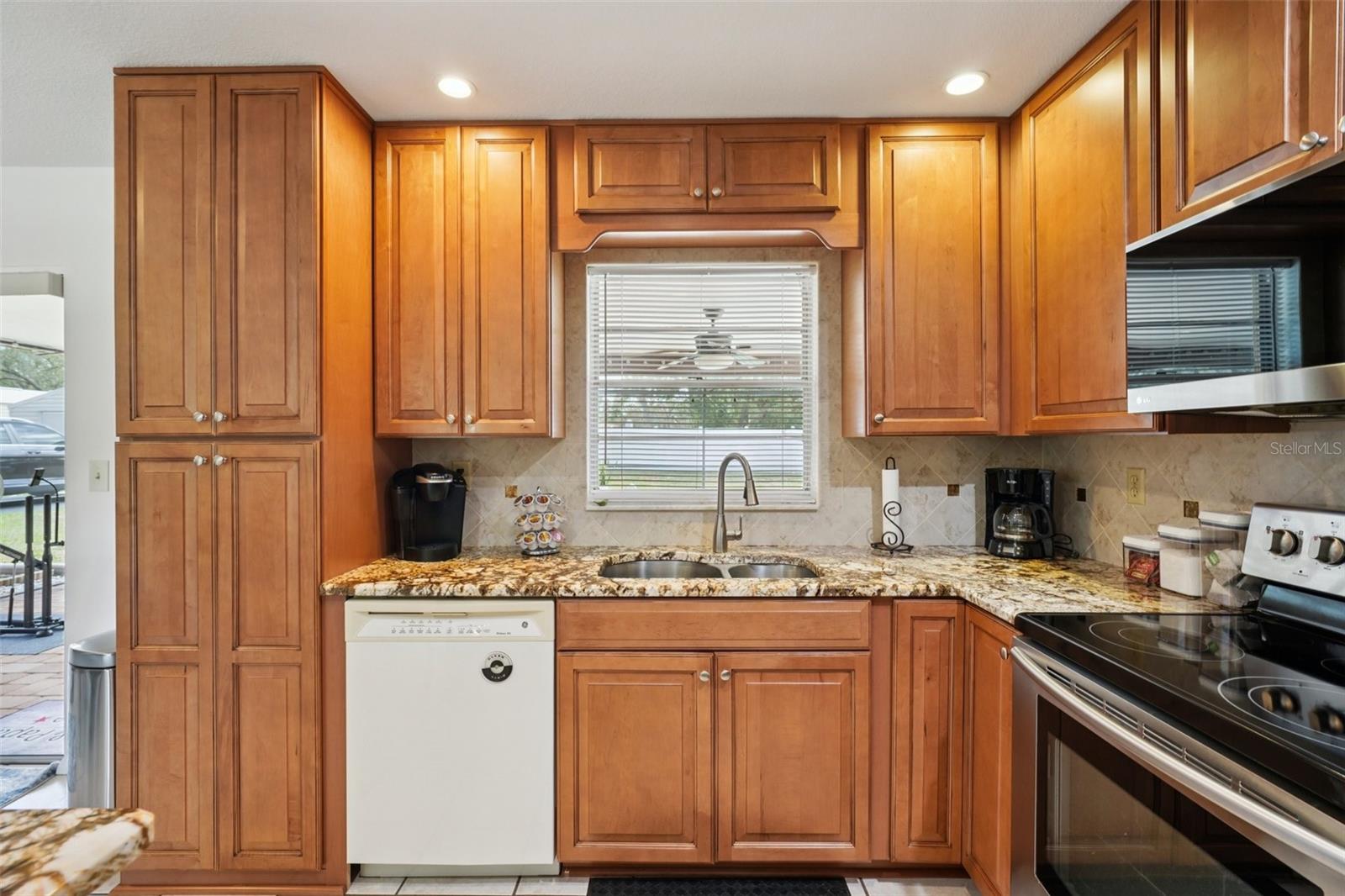 Listing photo id 8 for 16328 Verndale Lane