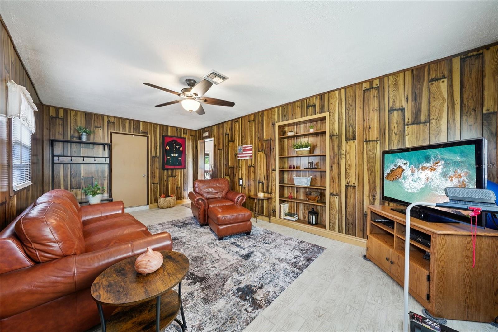 Listing photo id 9 for 16328 Verndale Lane