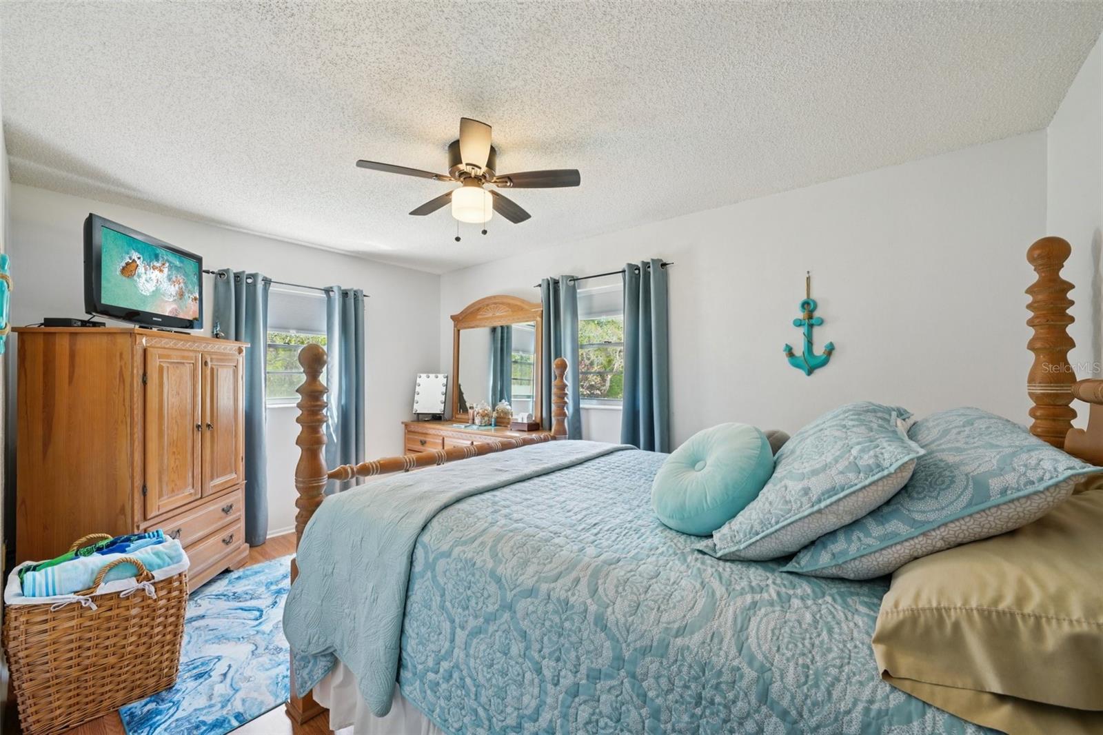 Listing photo id 15 for 16328 Verndale Lane