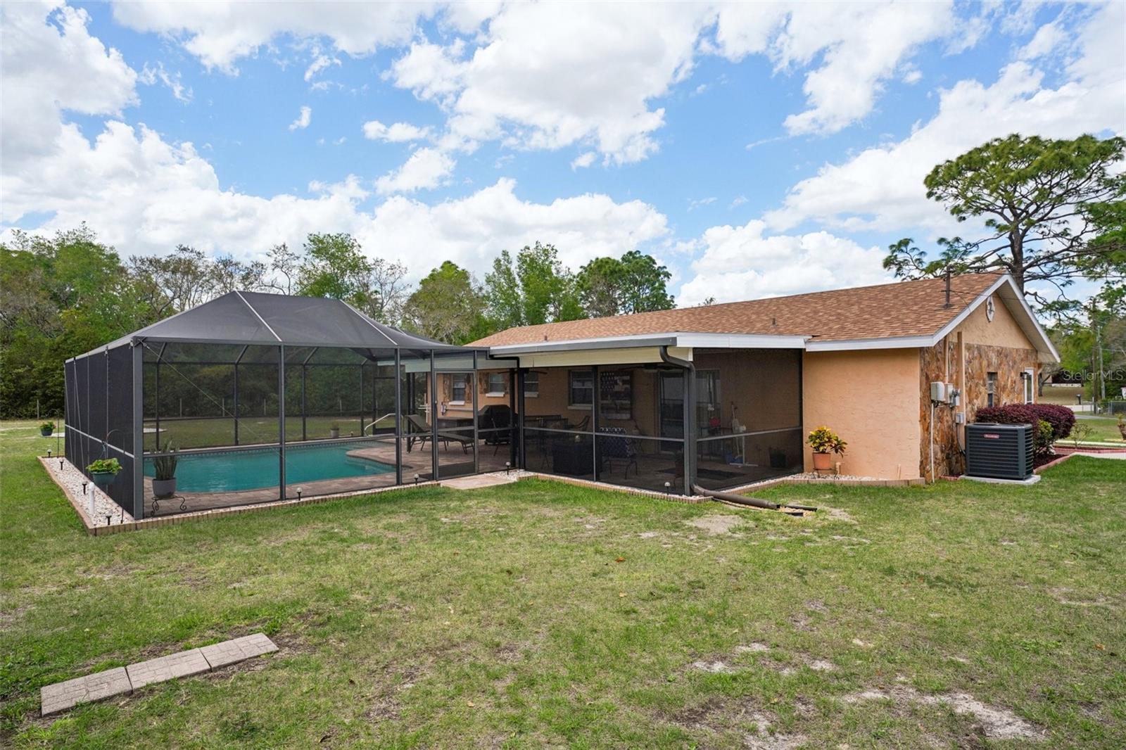 Listing photo id 23 for 16328 Verndale Lane