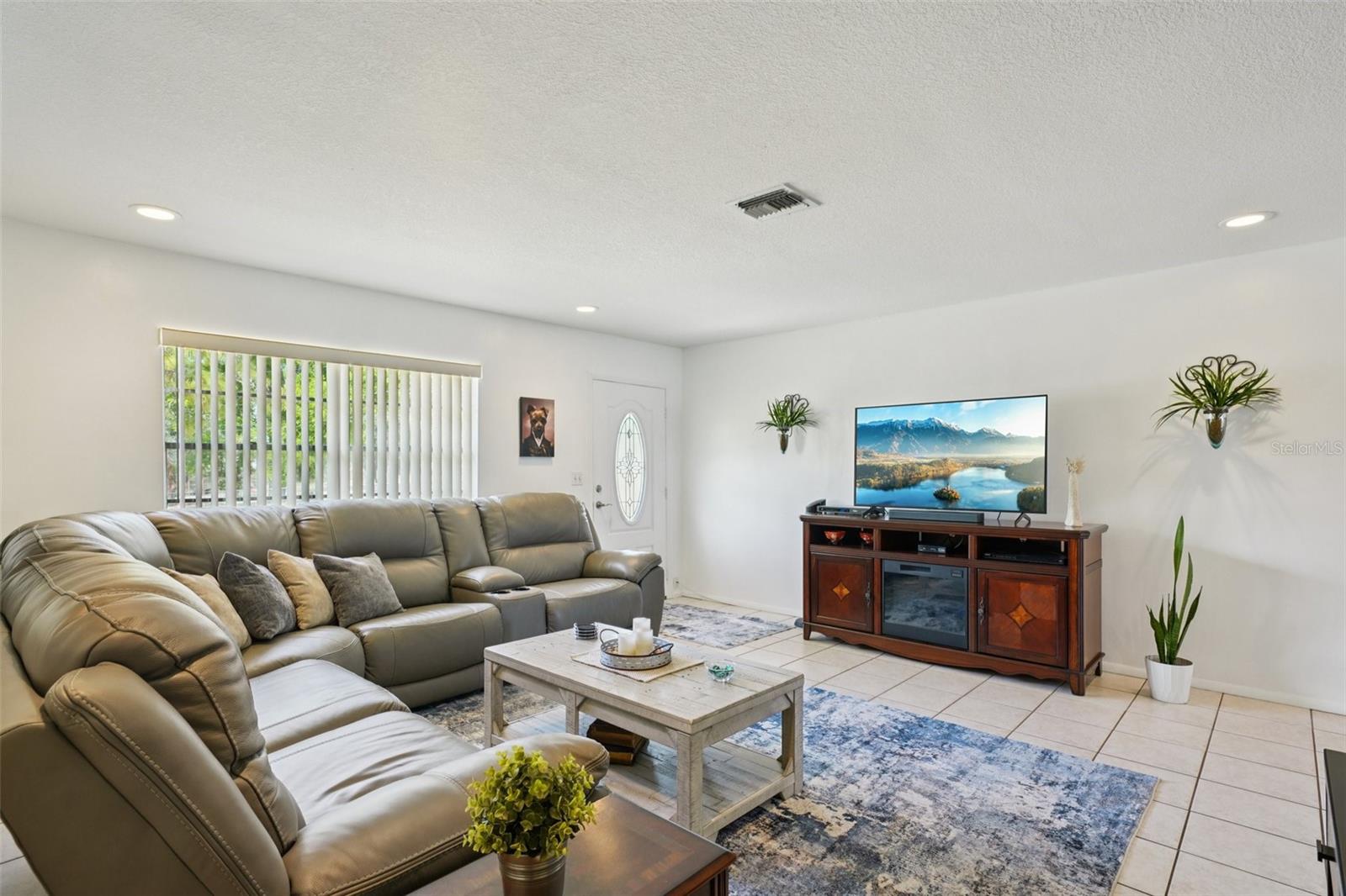 Listing photo id 3 for 16328 Verndale Lane