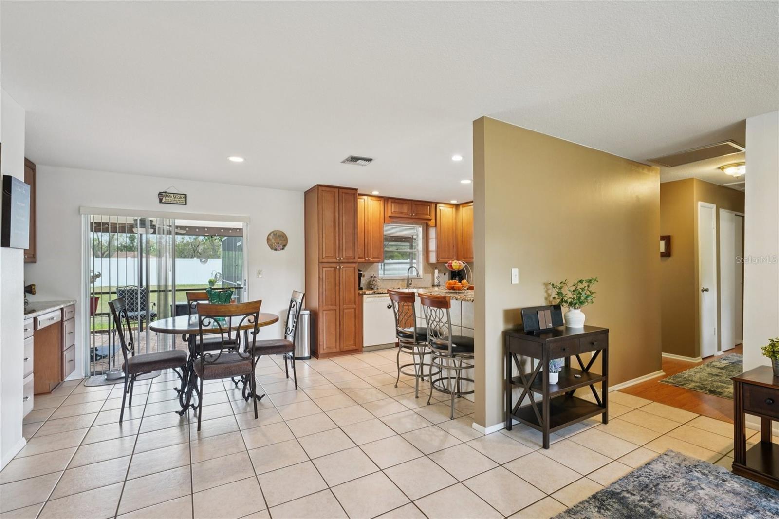 Listing photo id 4 for 16328 Verndale Lane