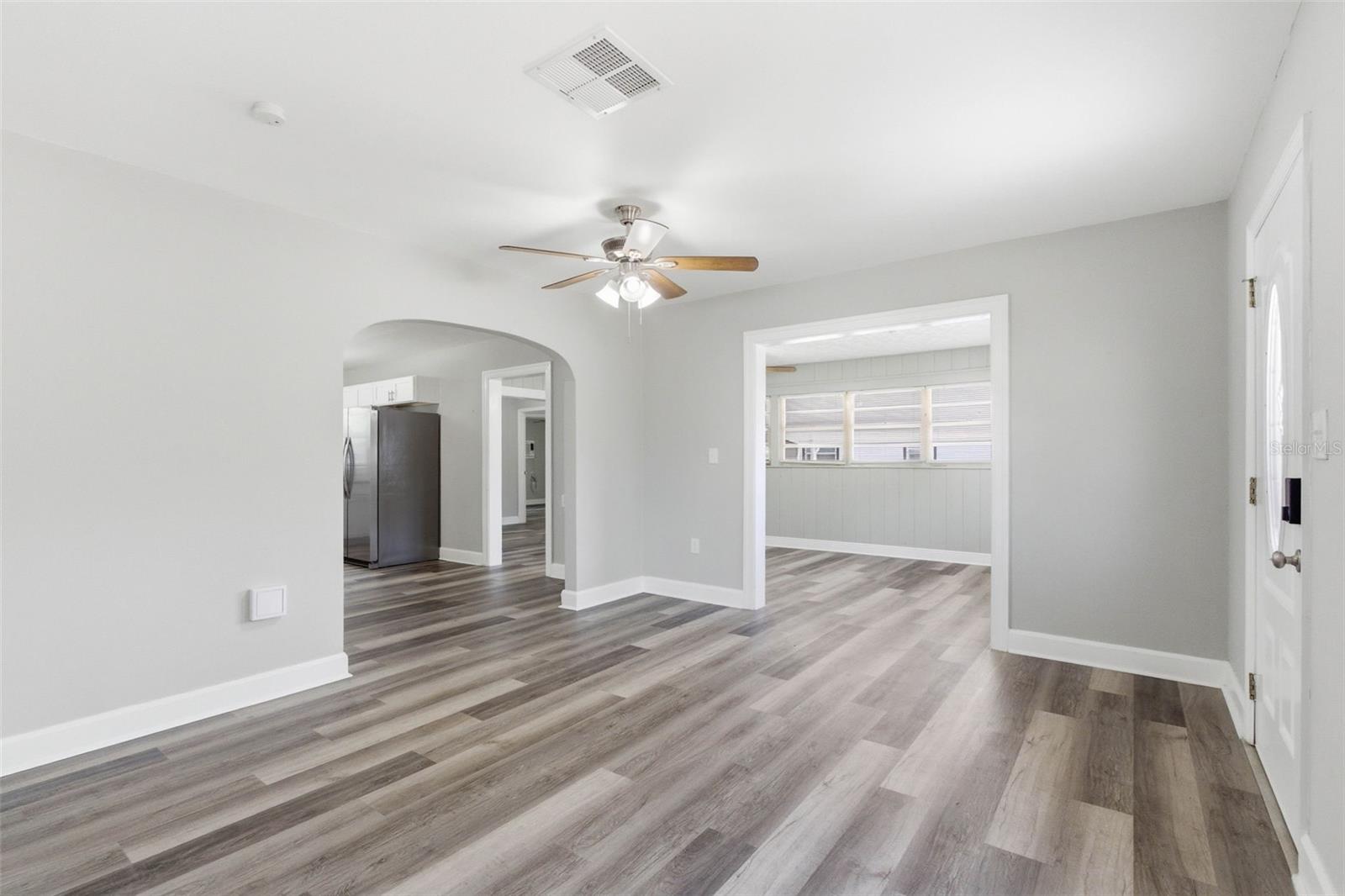Image 5 of 34 For 5609 15th Avenue S