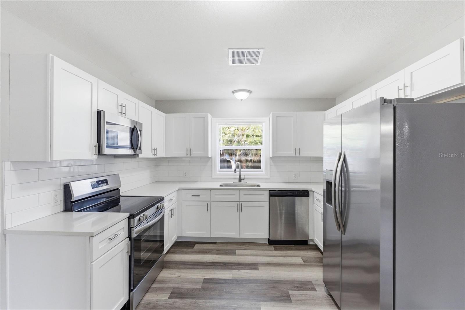 Image 9 of 34 For 5609 15th Avenue S