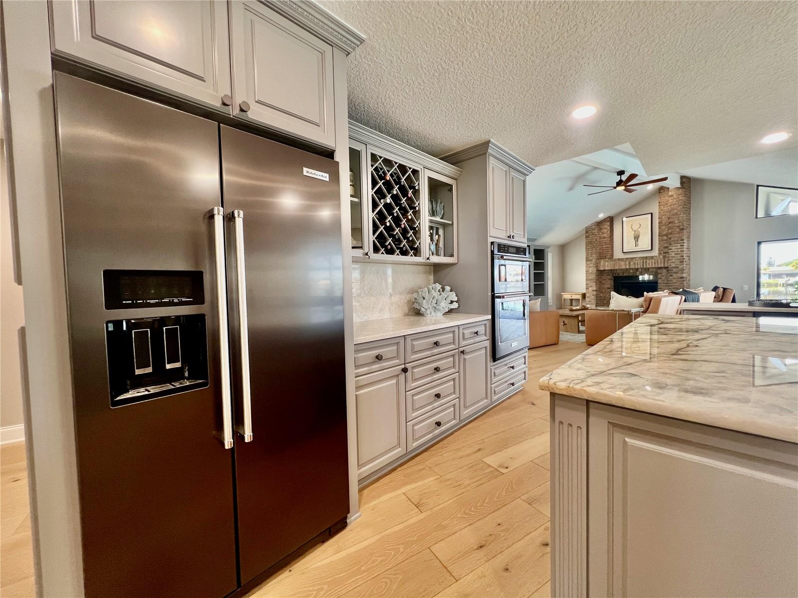 Listing photo id 10 for 5806 Cruiser Way