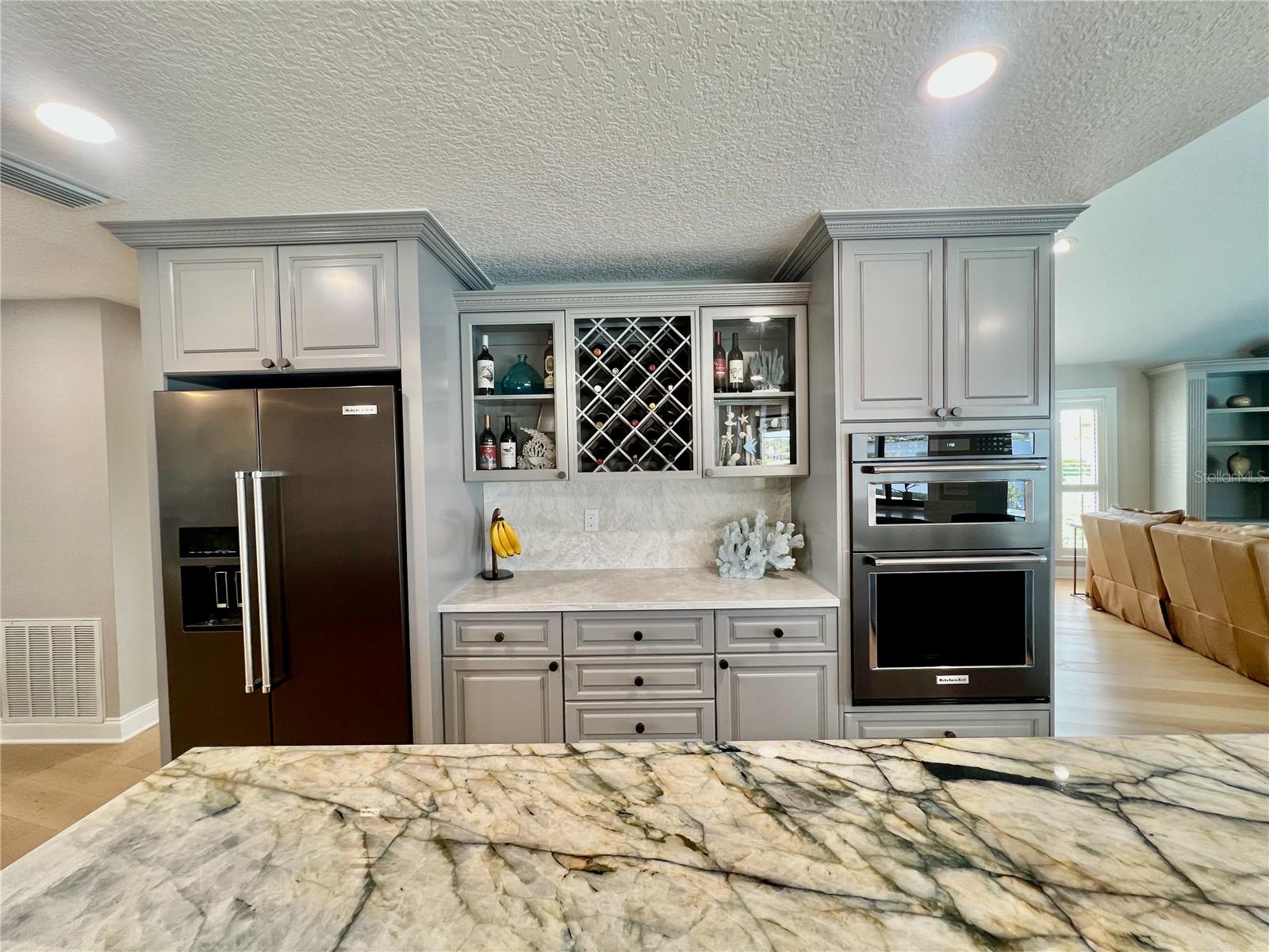 Listing photo id 12 for 5806 Cruiser Way