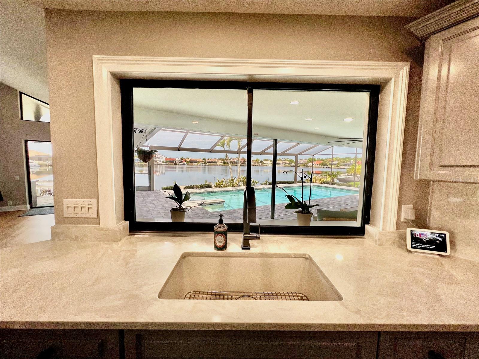 Listing photo id 14 for 5806 Cruiser Way