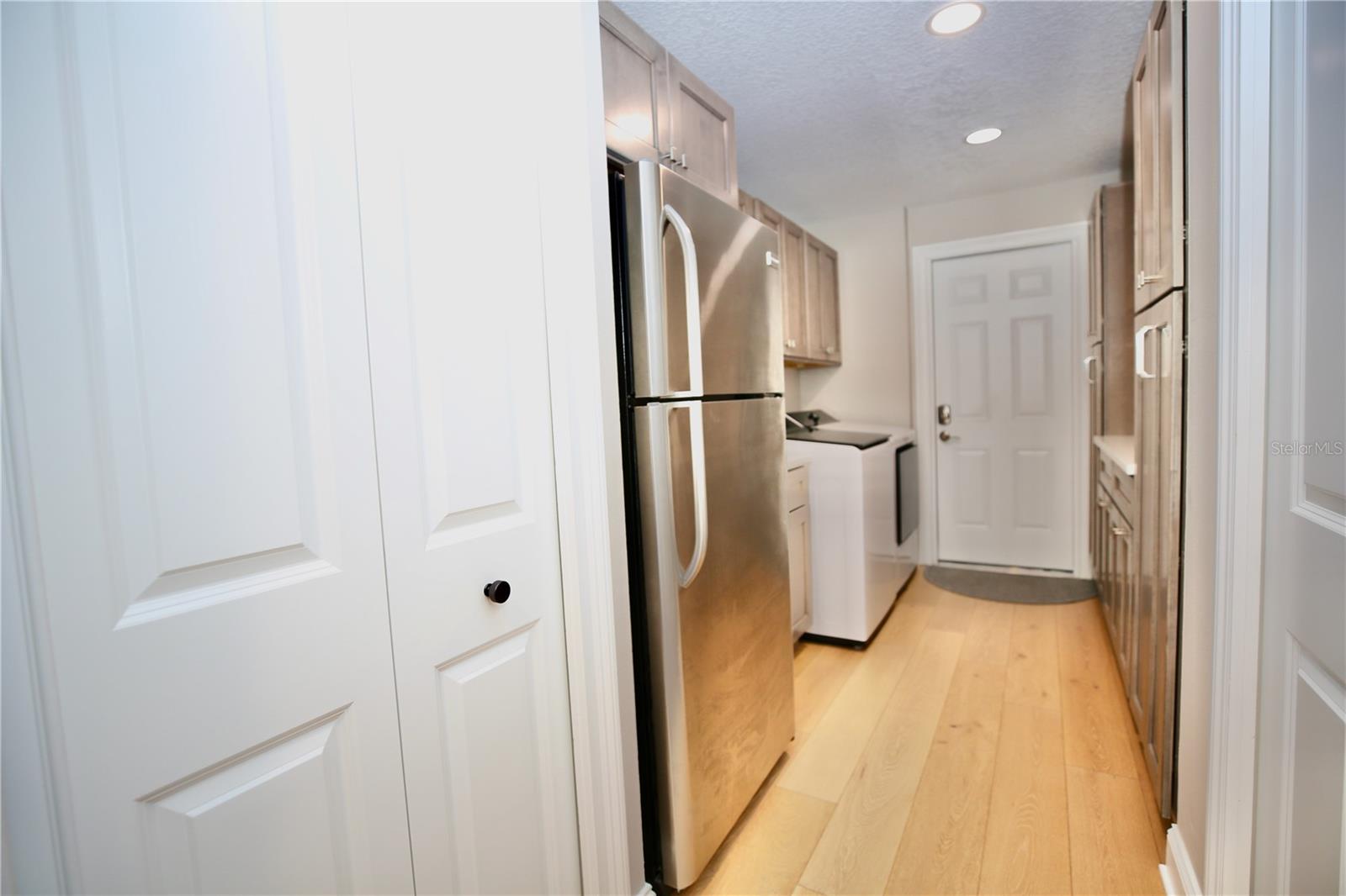 Listing photo id 17 for 5806 Cruiser Way