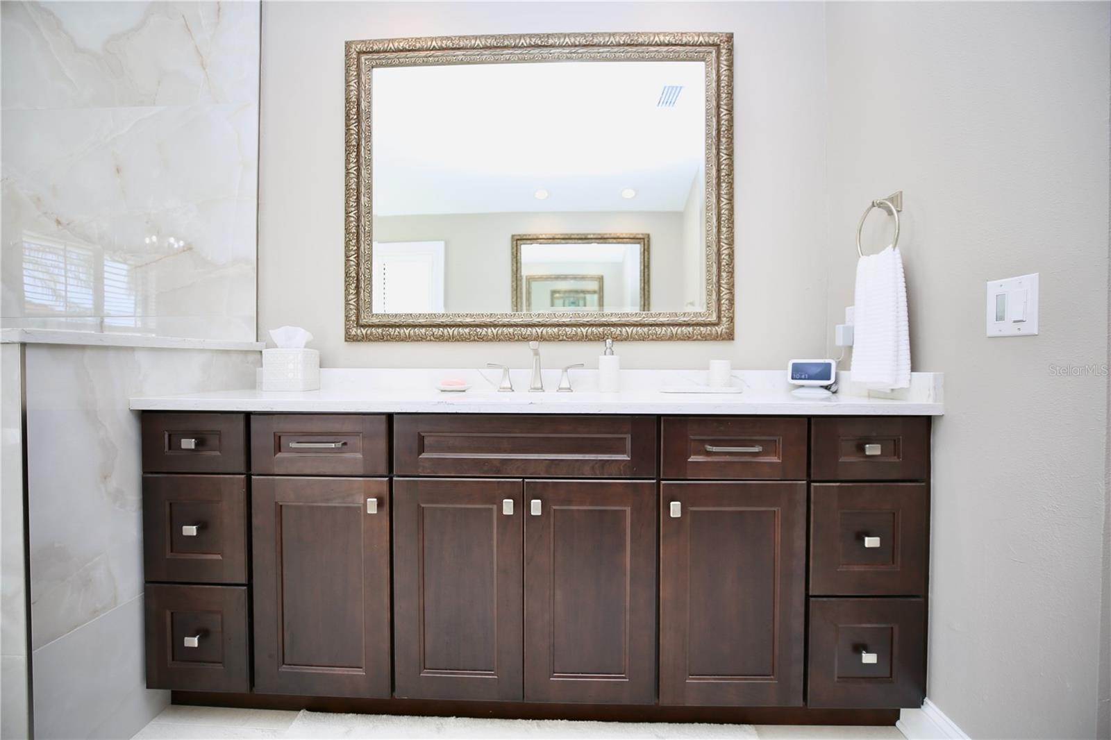 Listing photo id 37 for 5806 Cruiser Way