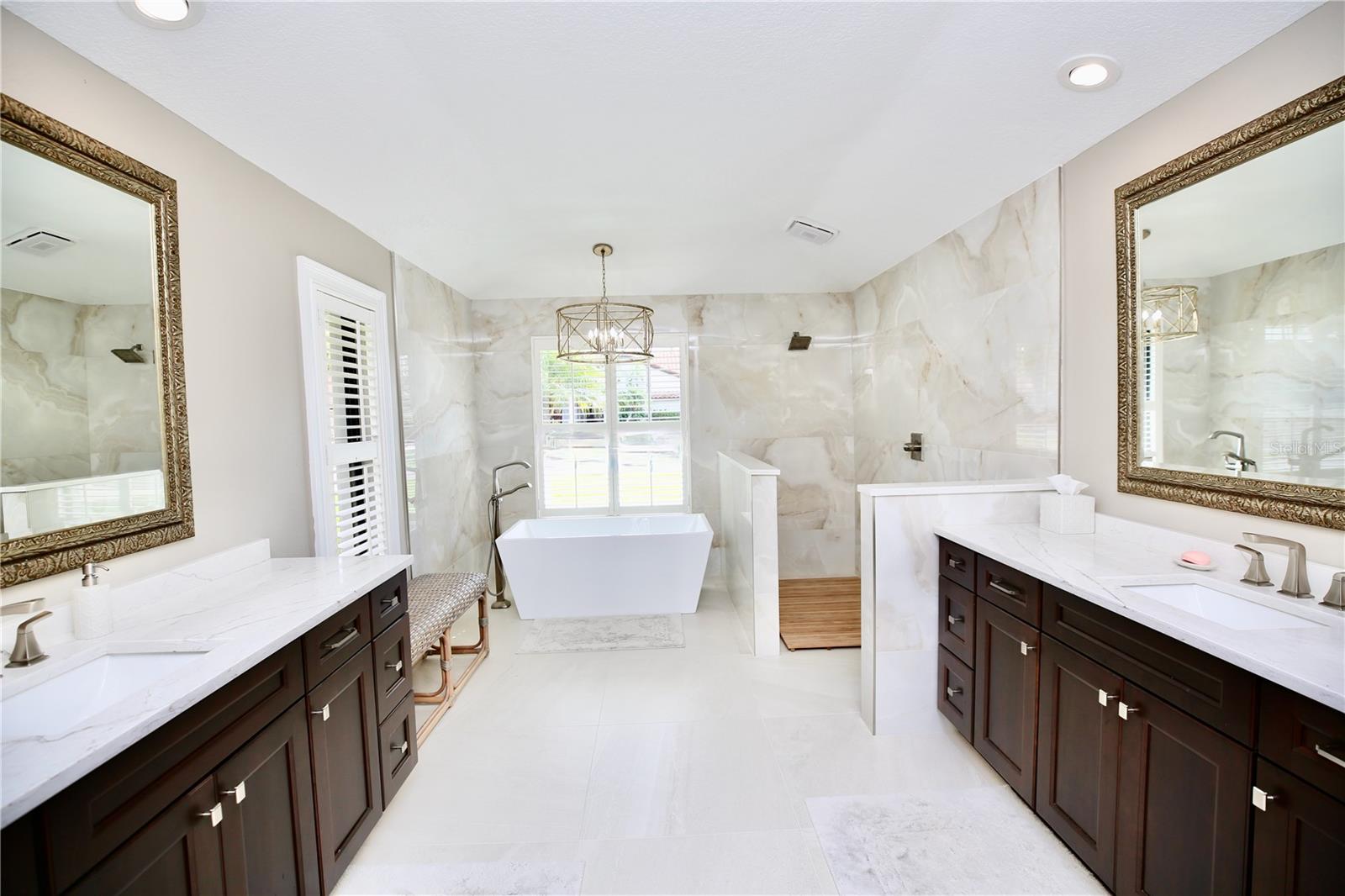 Listing photo id 38 for 5806 Cruiser Way