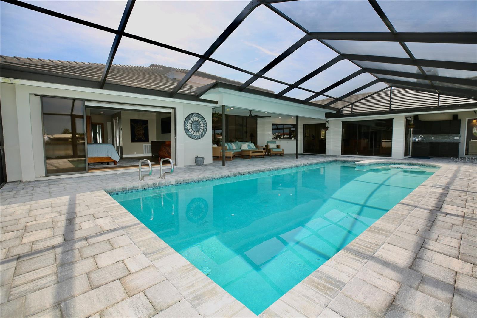 Listing photo id 65 for 5806 Cruiser Way