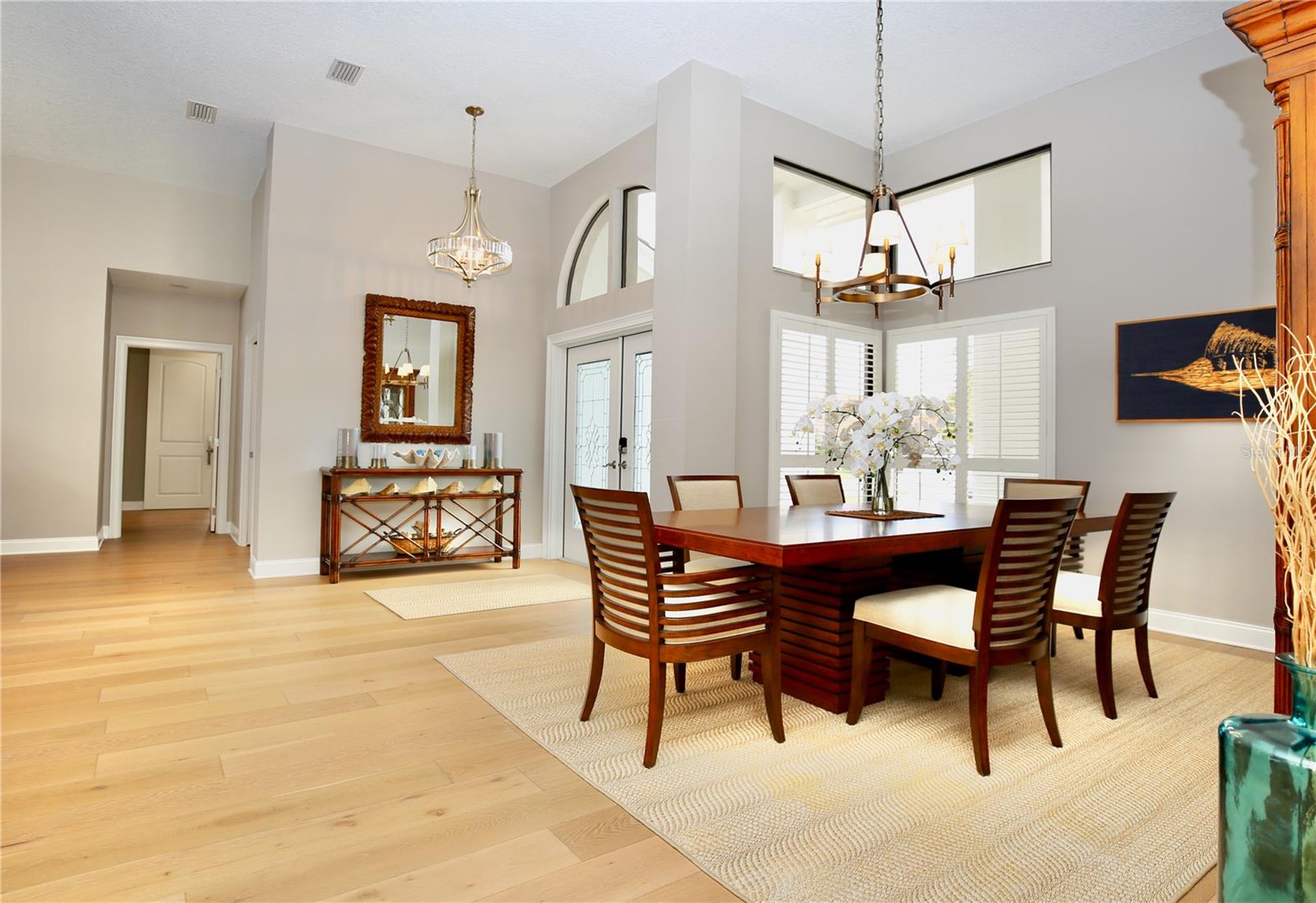 Listing photo id 5 for 5806 Cruiser Way