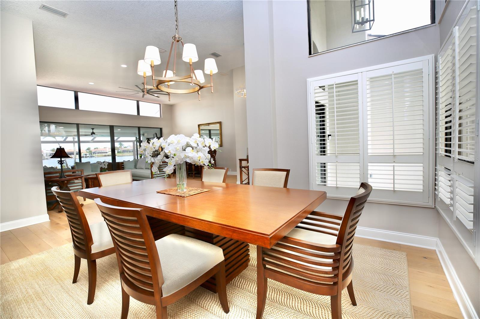 Listing photo id 6 for 5806 Cruiser Way