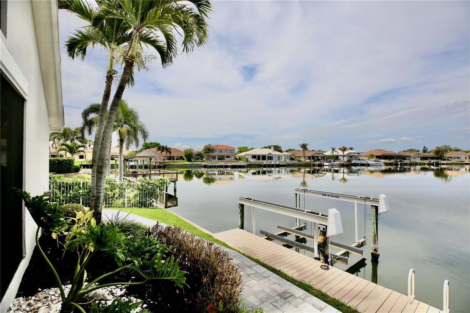 Listing photo id 78 for 5806 Cruiser Way