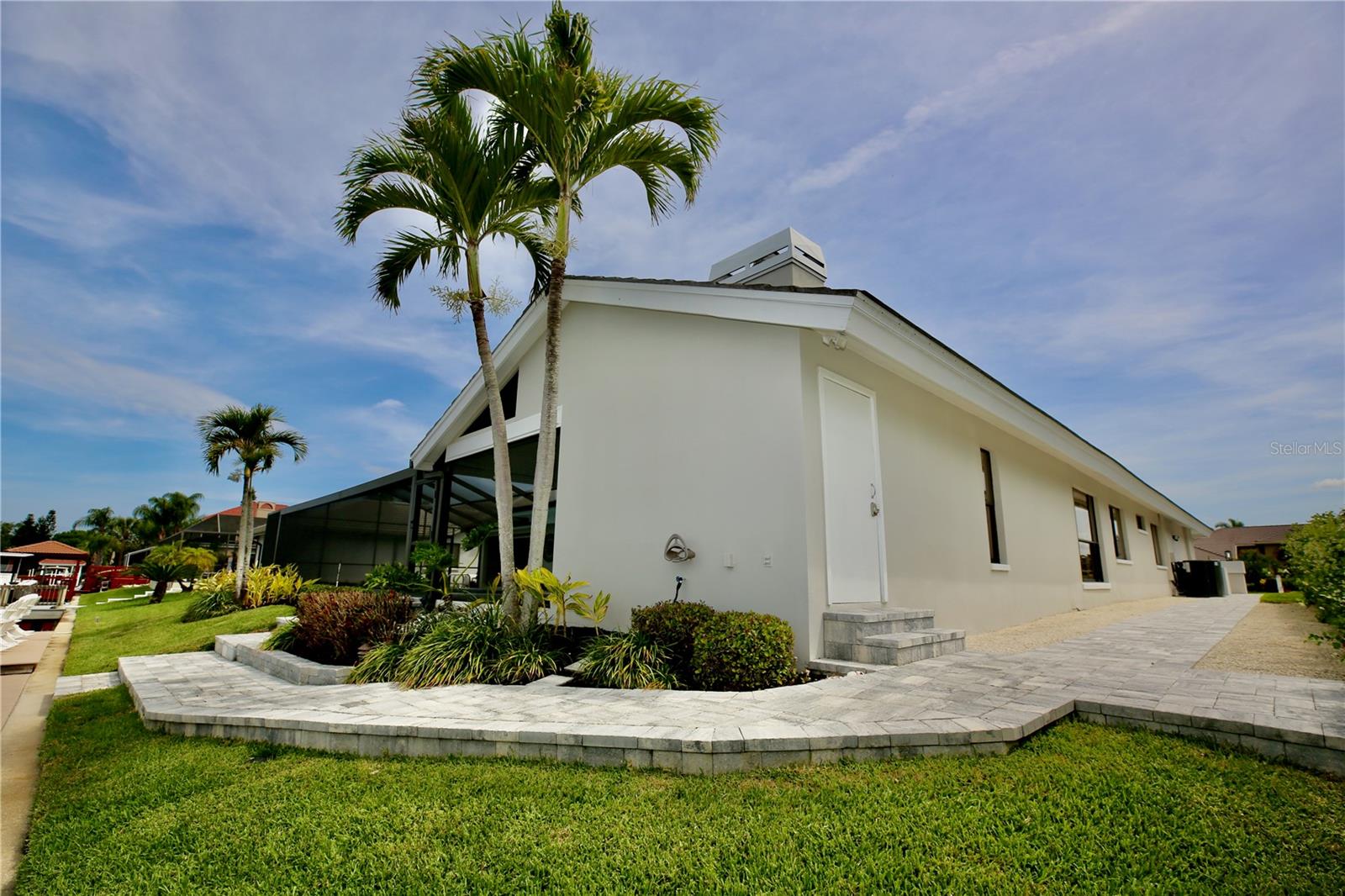 Listing photo id 84 for 5806 Cruiser Way