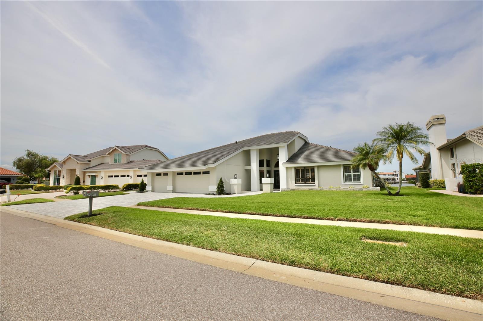 Listing photo id 94 for 5806 Cruiser Way