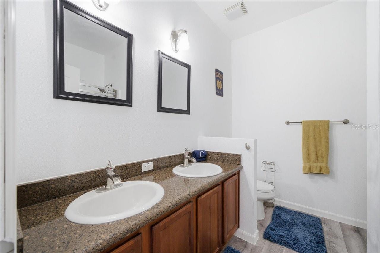 Image 27 of 49 For 11844 Colony Lakes Boulevard