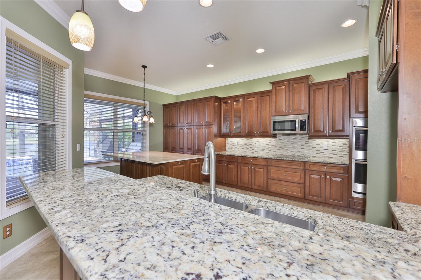 Listing photo id 9 for 5073 Stone Harbor Cir