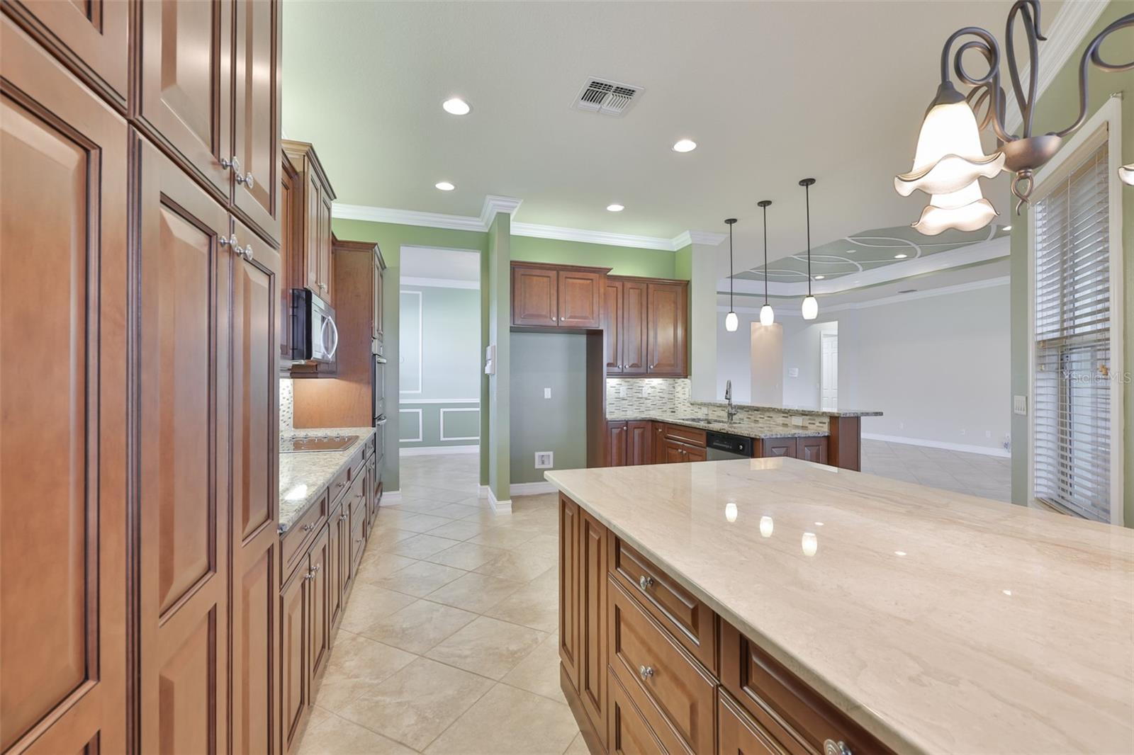 Listing photo id 11 for 5073 Stone Harbor Cir