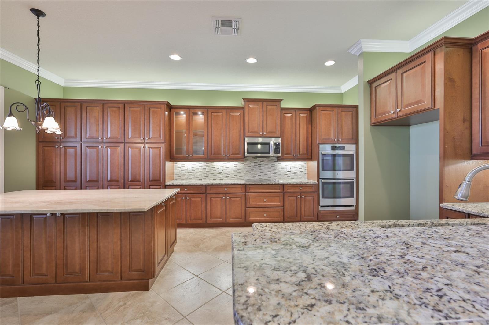 Listing photo id 14 for 5073 Stone Harbor Cir