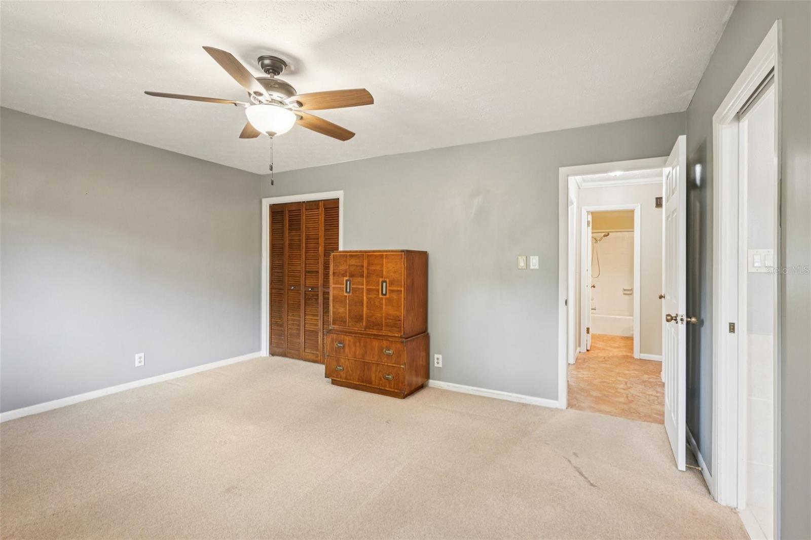 Listing photo id 18 for 11732 Moffat Avenue