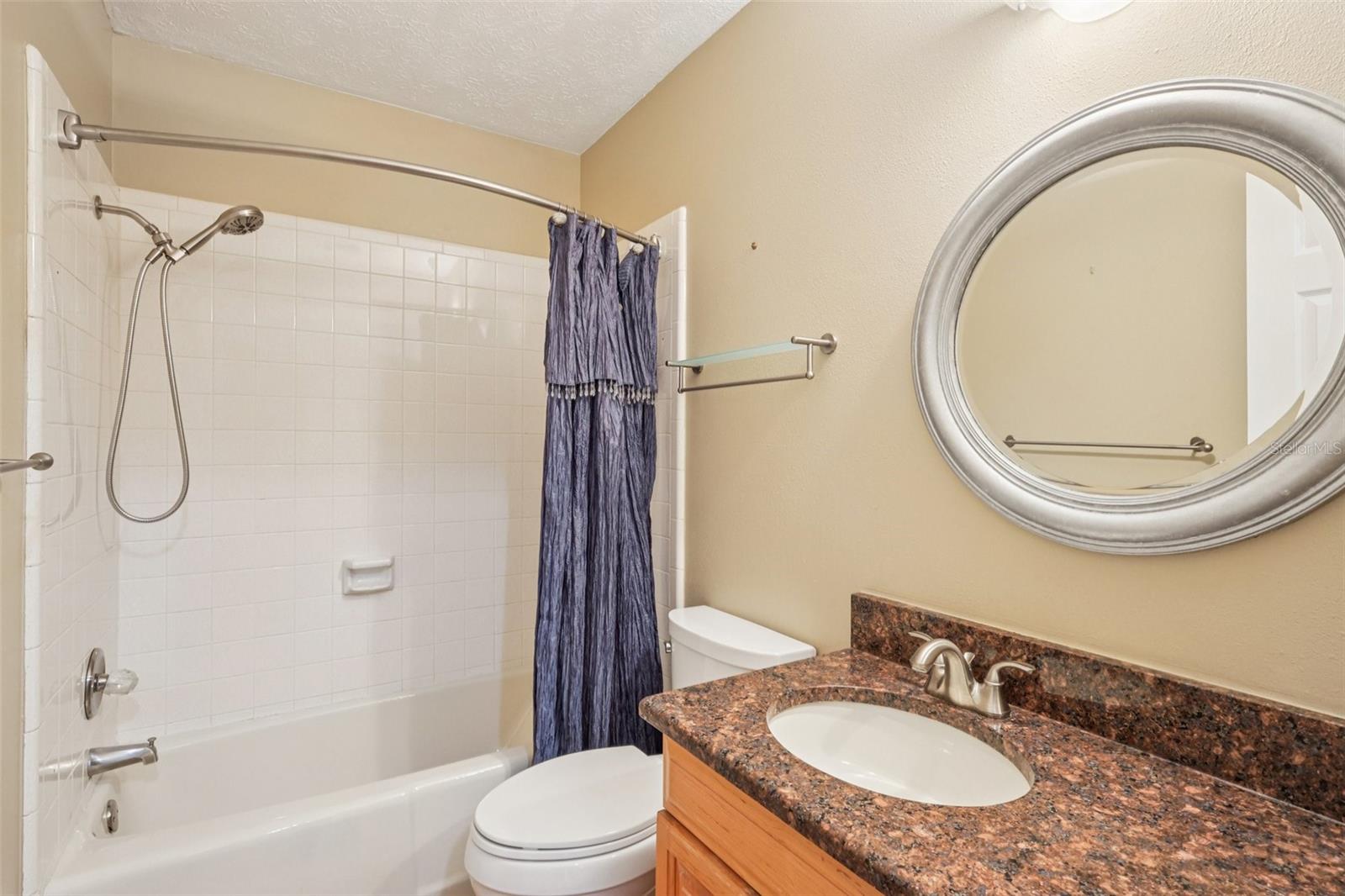 Listing photo id 27 for 11732 Moffat Avenue