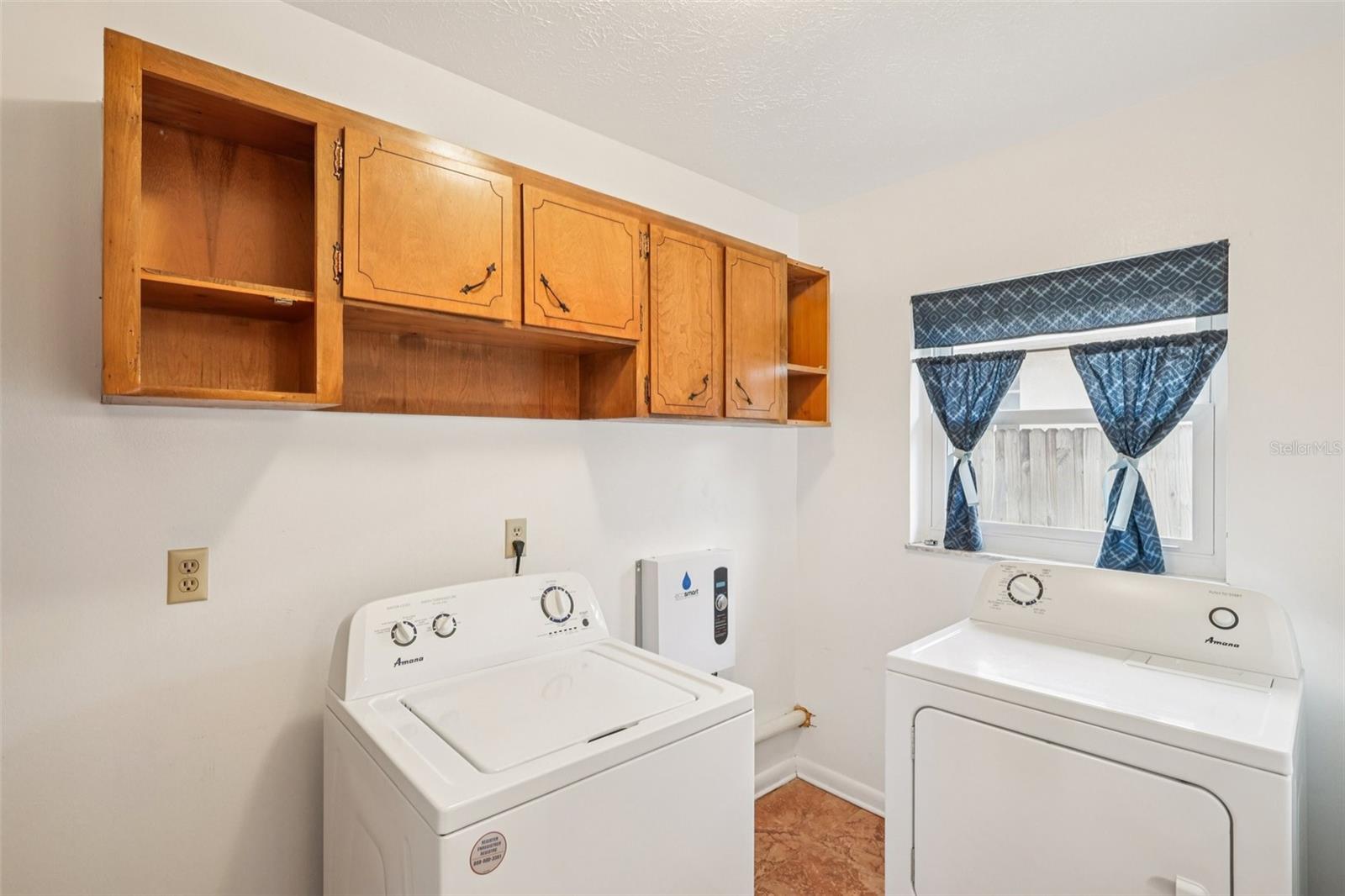 Listing photo id 28 for 11732 Moffat Avenue