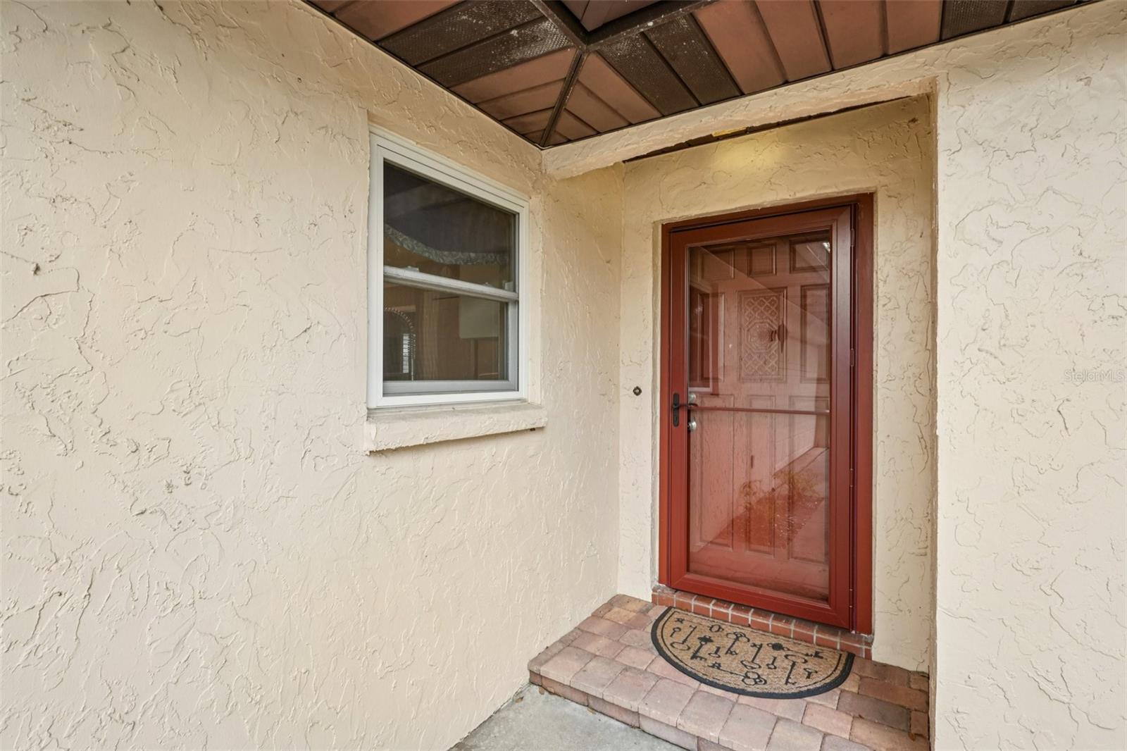 Listing photo id 3 for 11732 Moffat Avenue