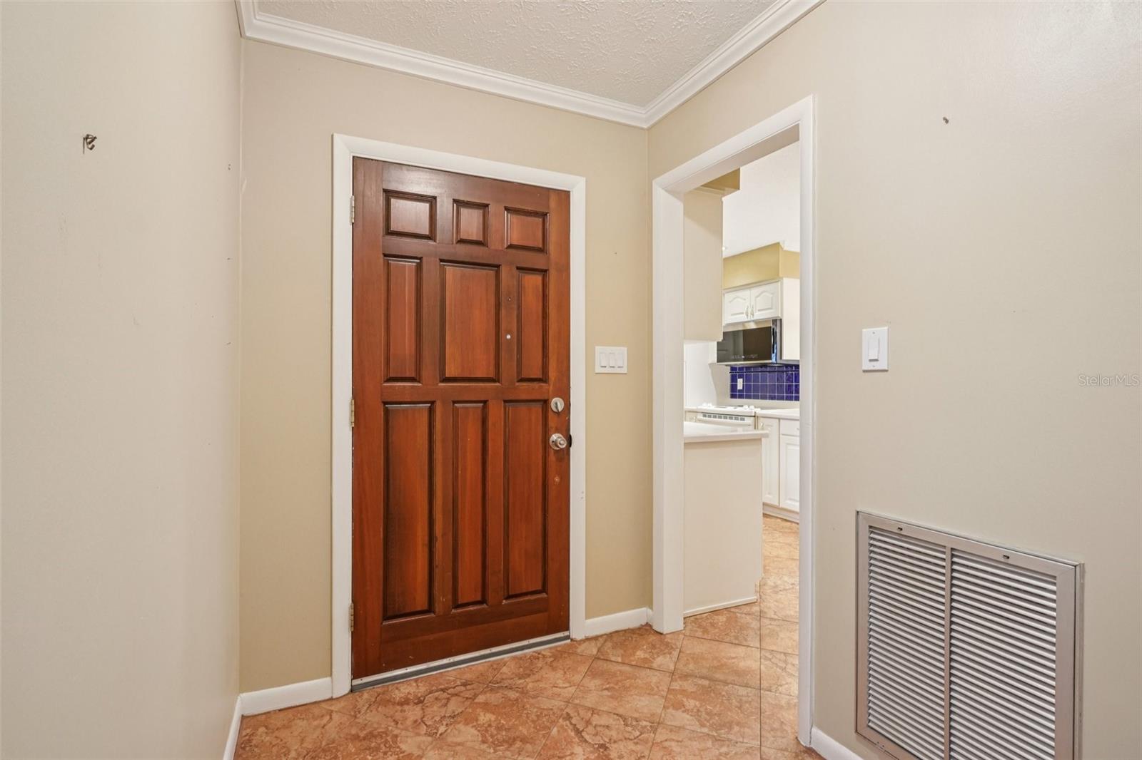 Listing photo id 4 for 11732 Moffat Avenue