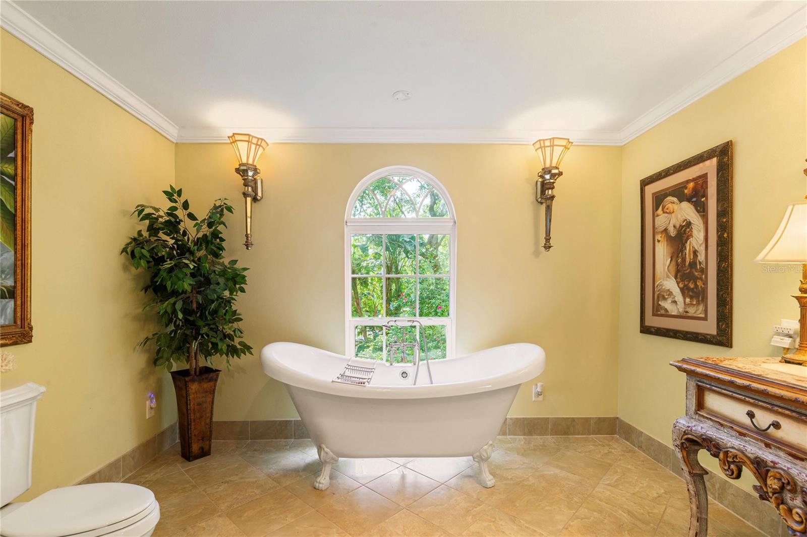 Image 21 of 31 For 420 Hanby Street