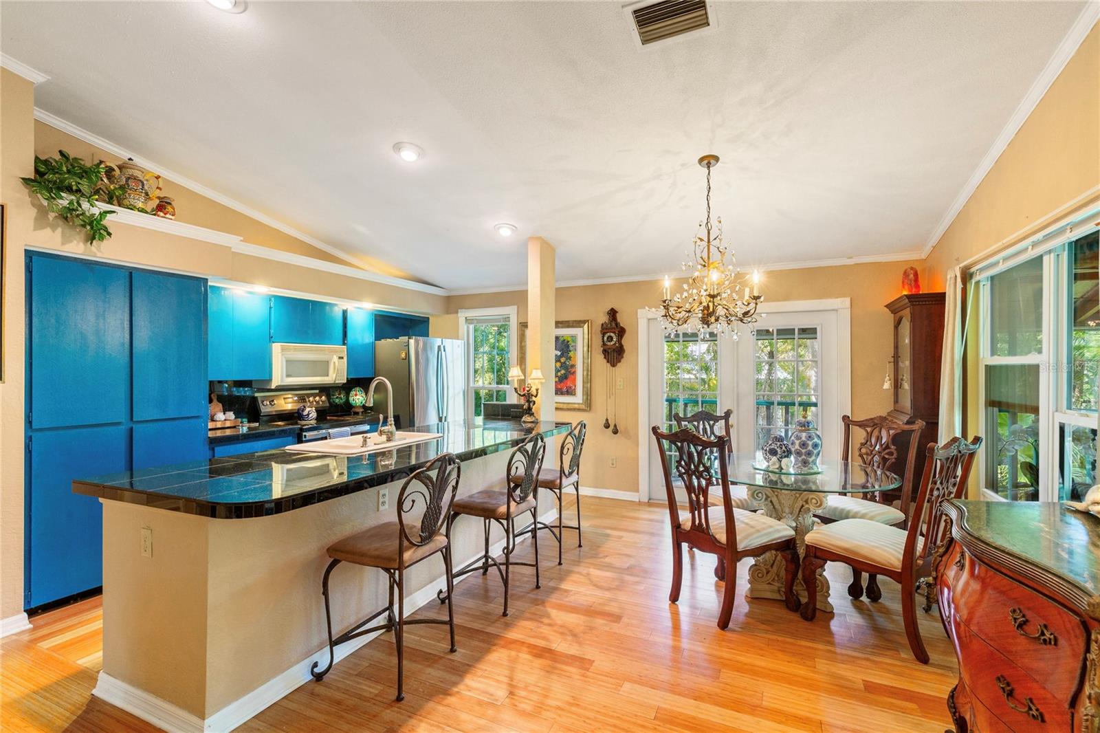 Image 6 of 31 For 420 Hanby Street