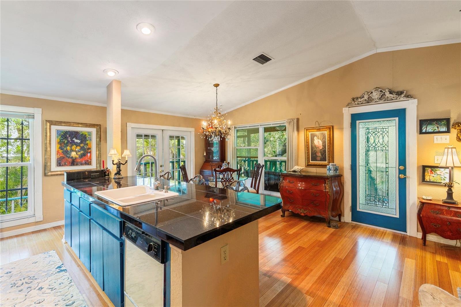 Image 8 of 31 For 420 Hanby Street