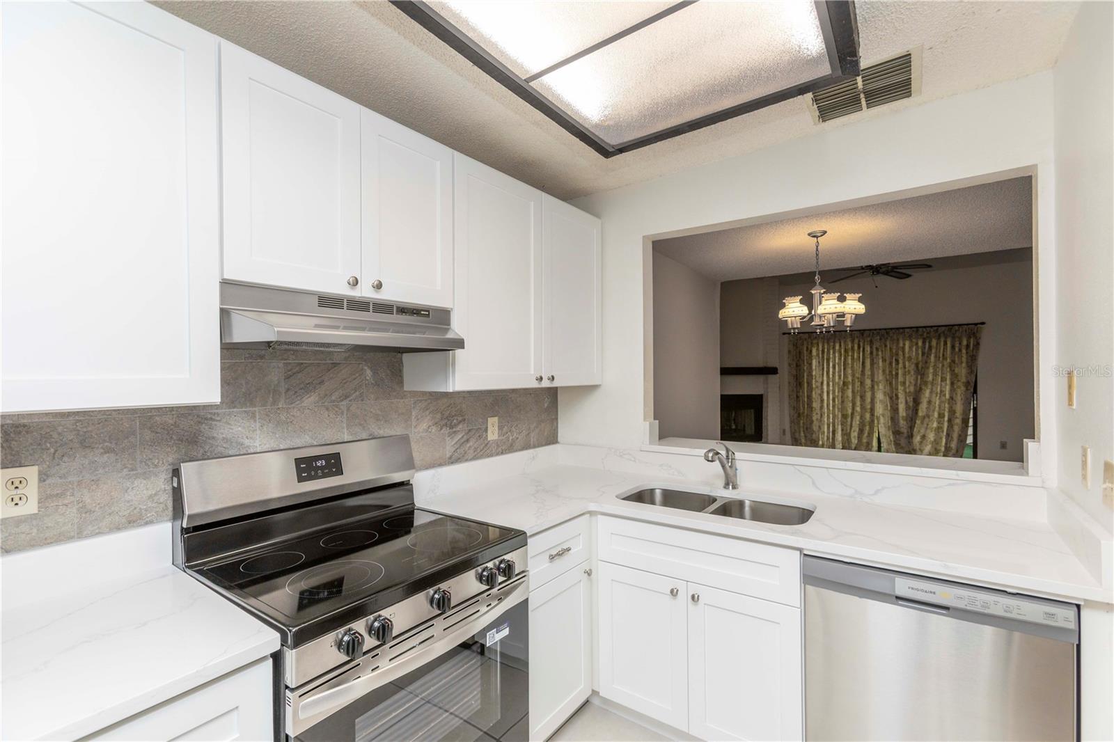 Image 10 of 24 For 11736 Rolling Pine Lane