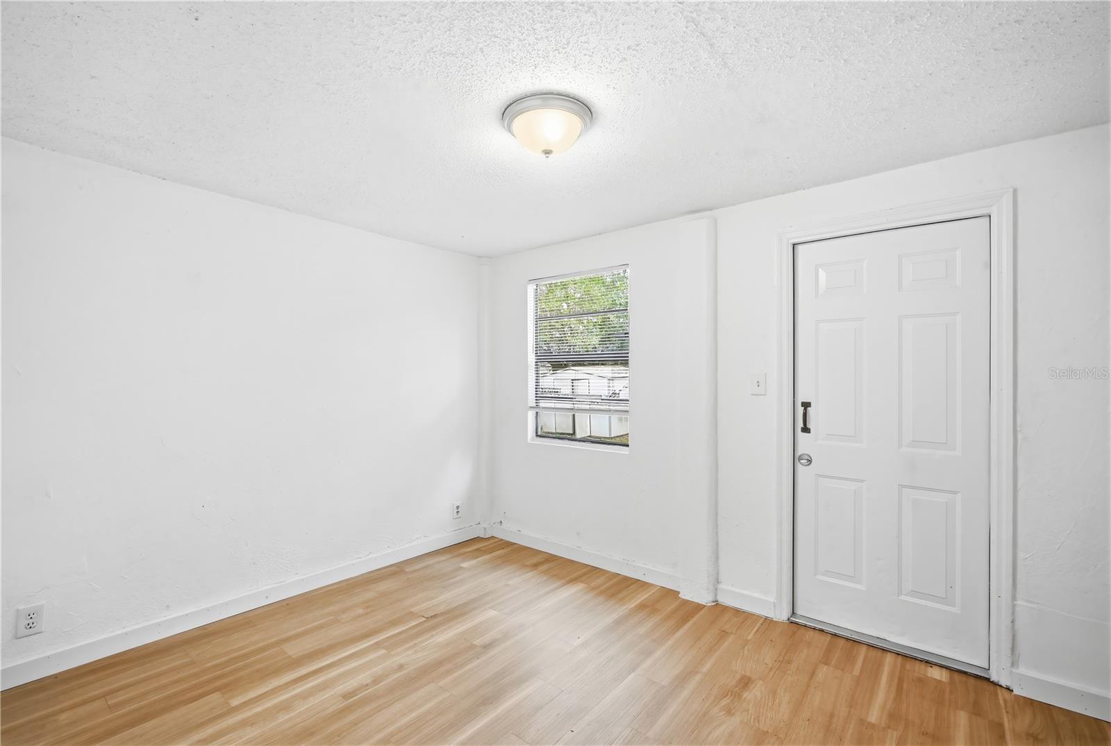 Image 13 of 23 For 10019 Jasmine Avenue