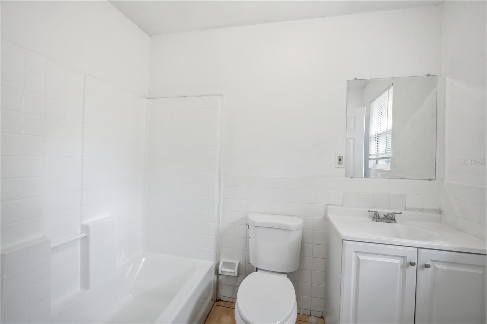 Image 16 of 23 For 10019 Jasmine Avenue