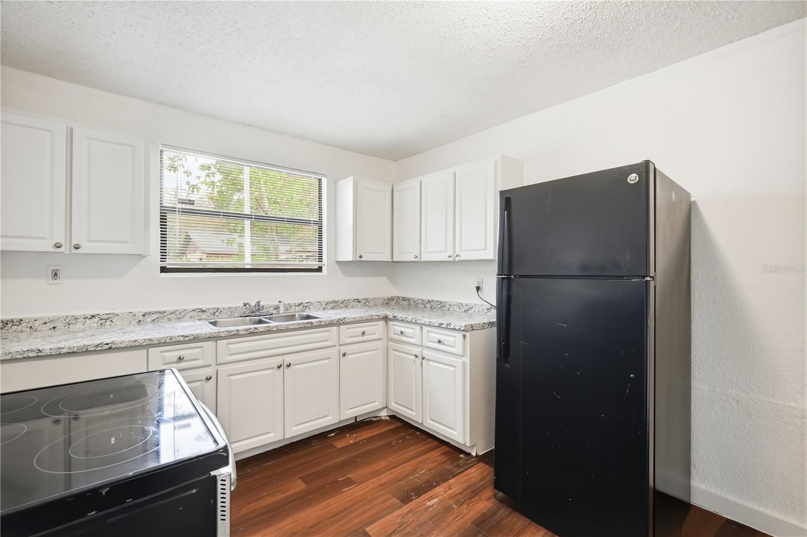 Image 8 of 23 For 10019 Jasmine Avenue