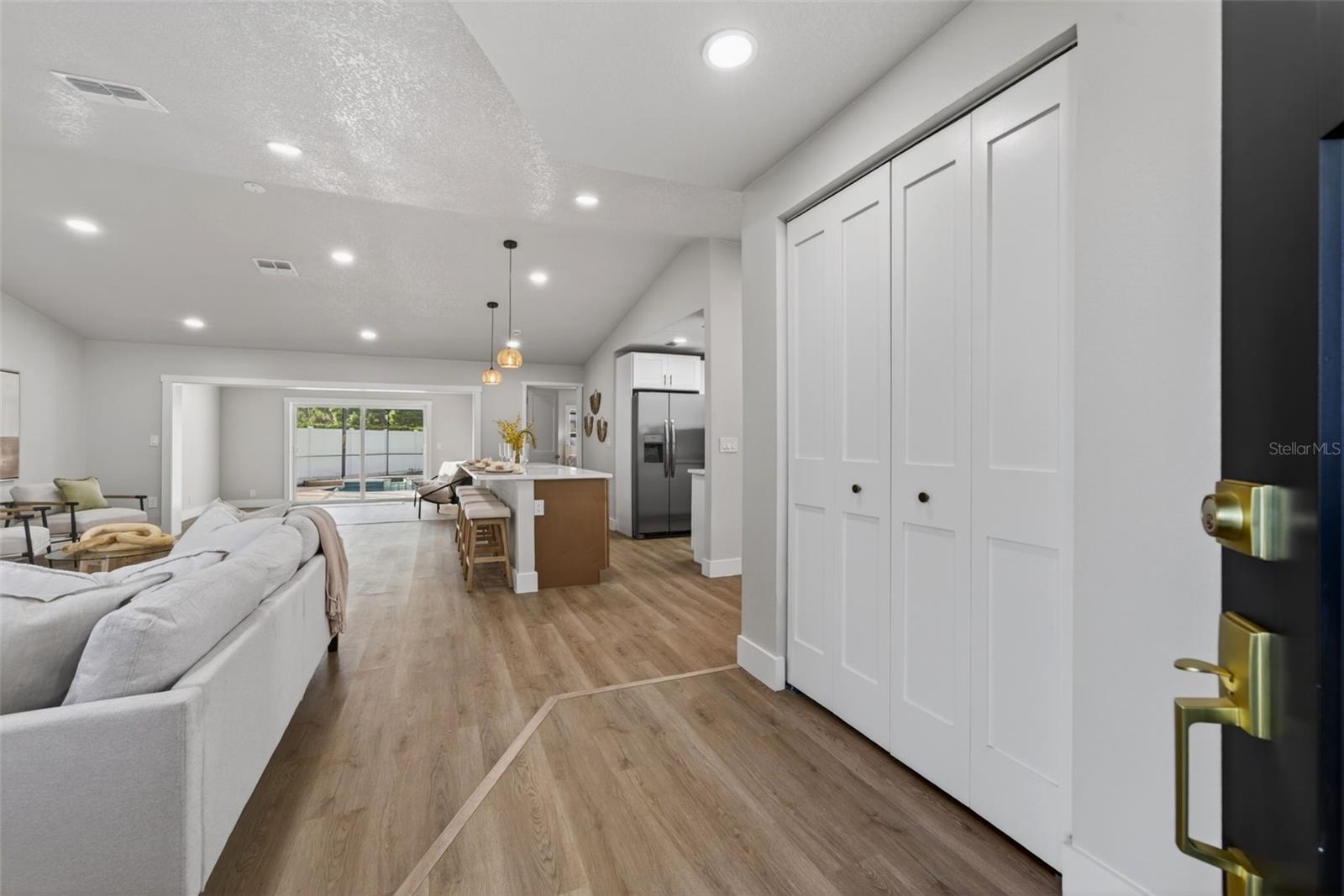 Image 13 of 83 For 7833 Bristol Court