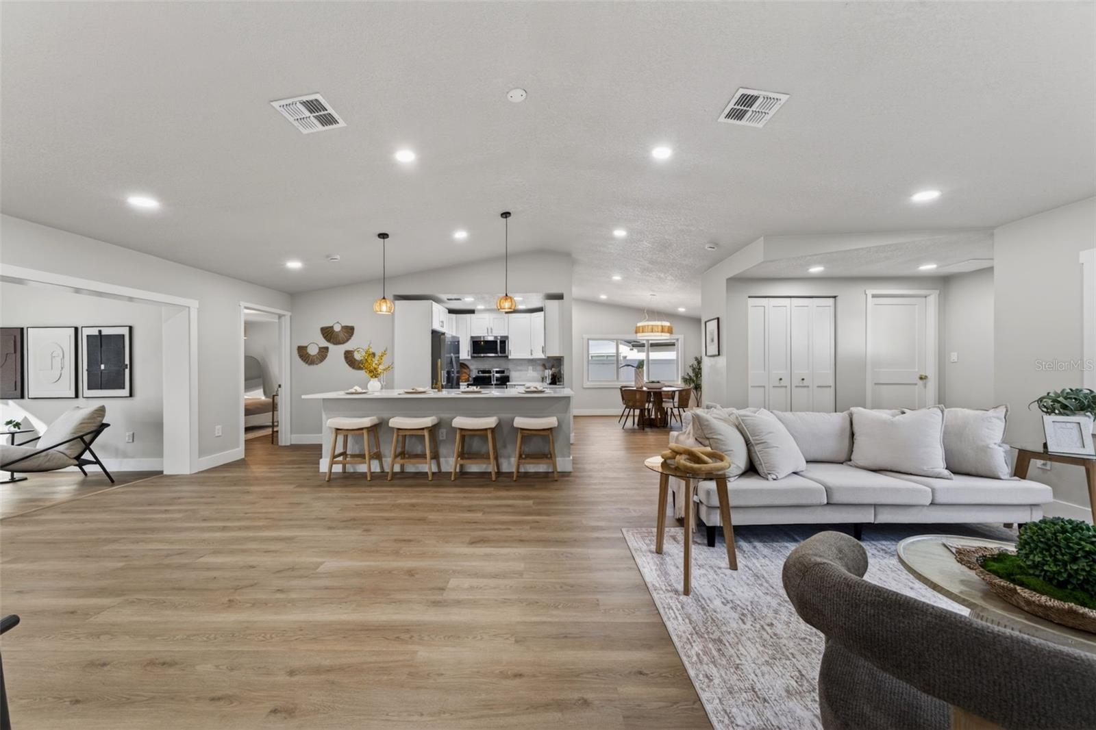 Image 21 of 83 For 7833 Bristol Court