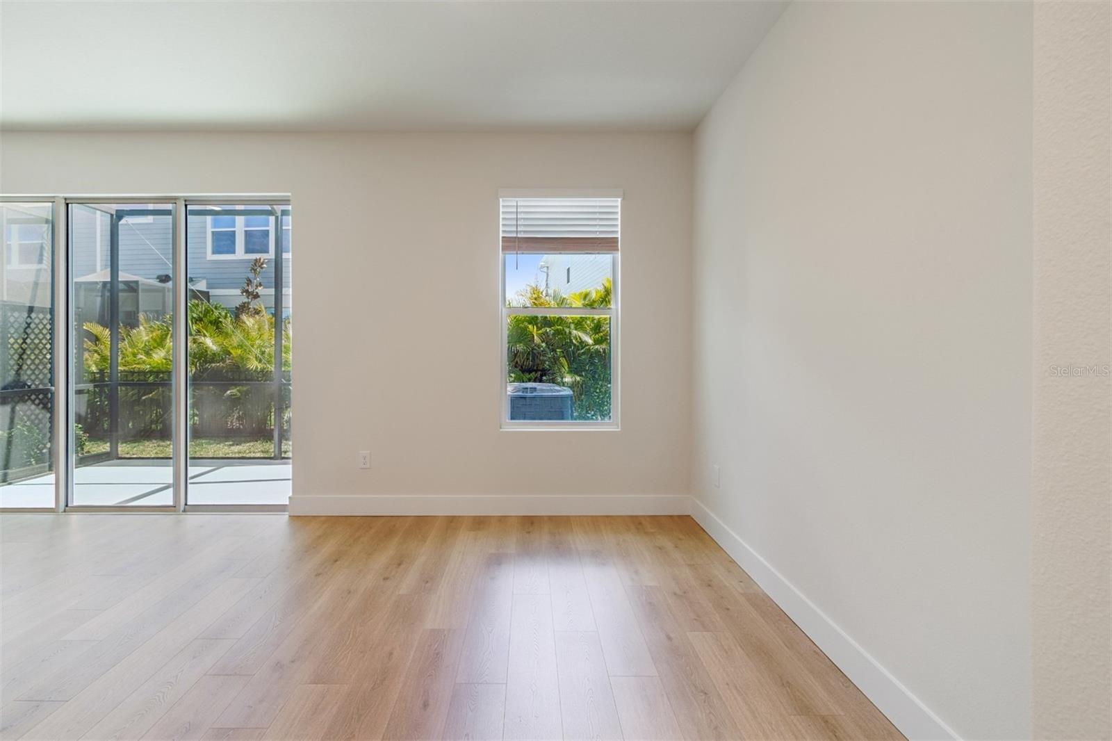 Image 10 of 39 For 10720 Oak Bend Drive