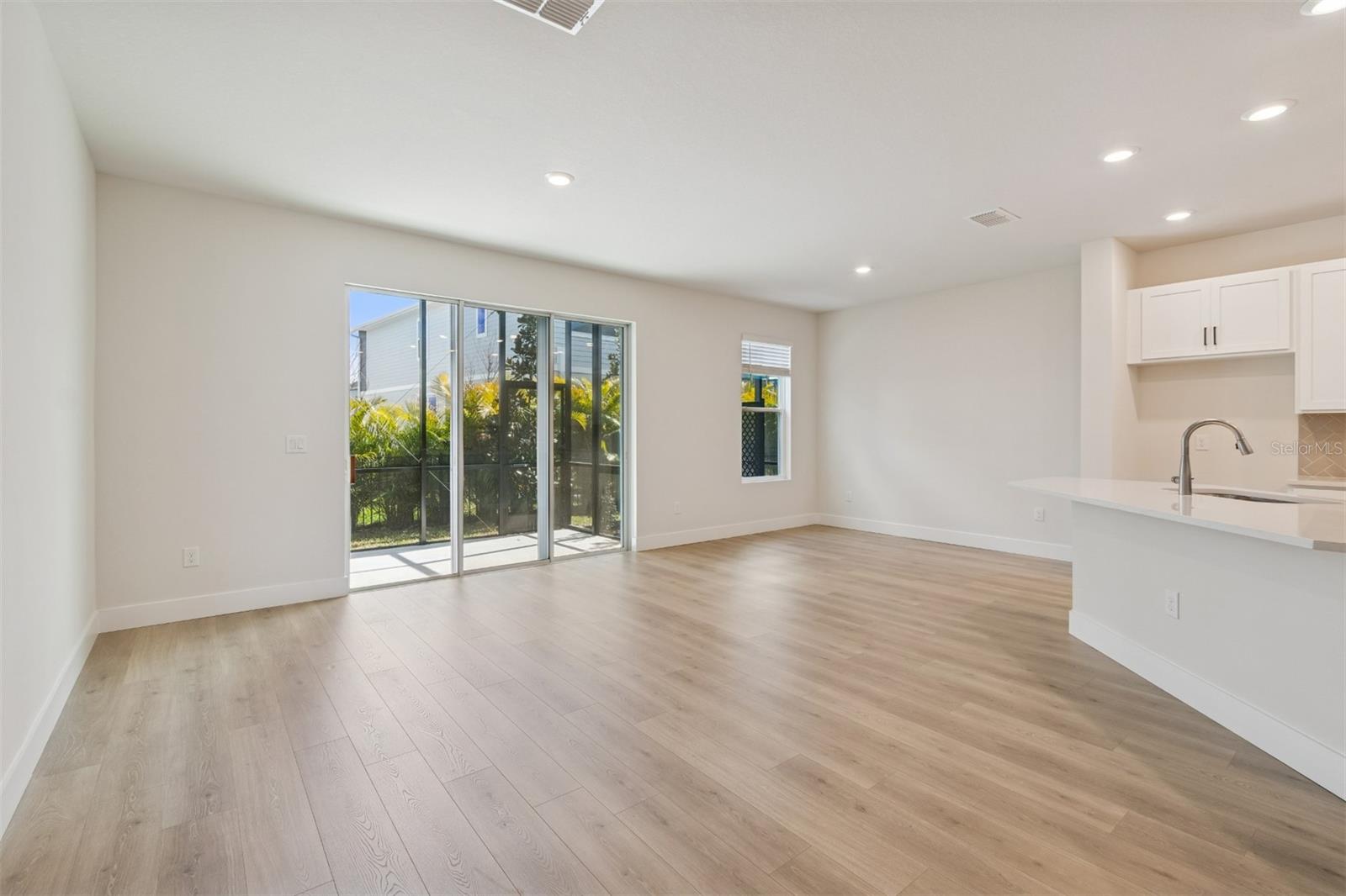 Image 12 of 39 For 10720 Oak Bend Drive