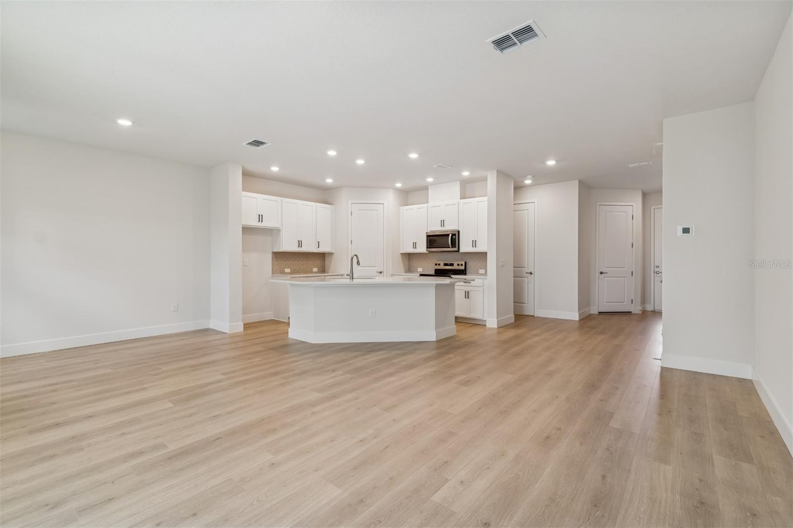 Image 13 of 39 For 10720 Oak Bend Drive