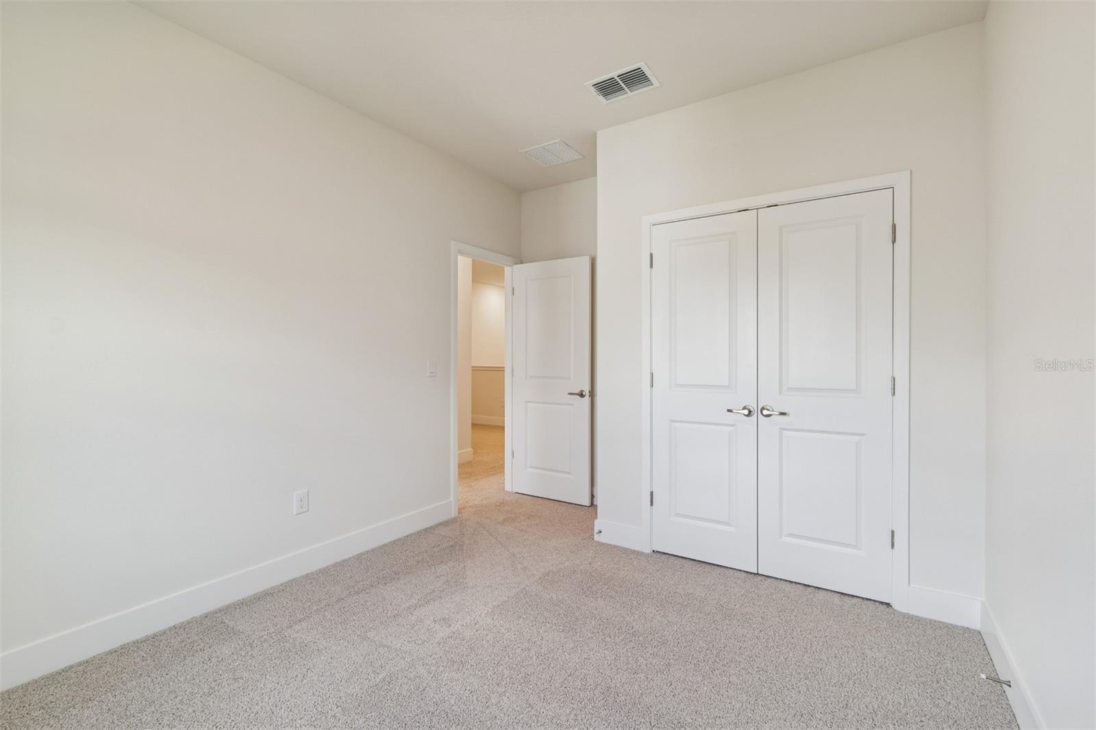 Image 29 of 39 For 10720 Oak Bend Drive