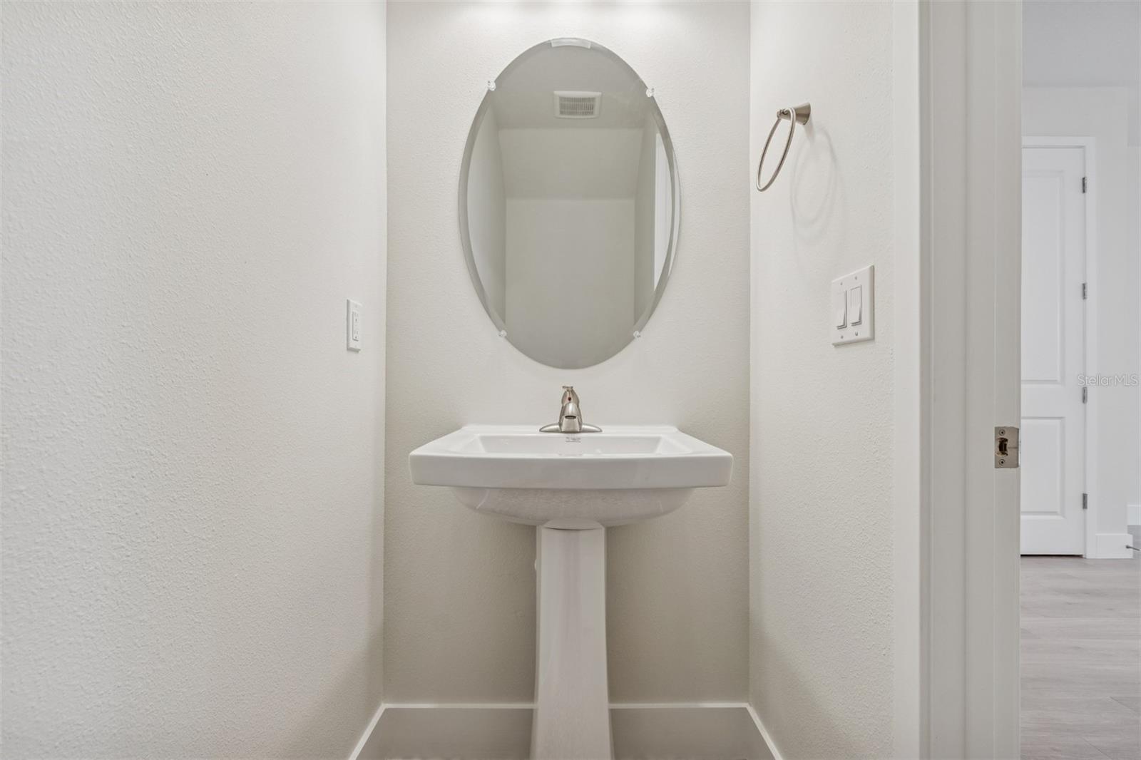 Image 30 of 39 For 10720 Oak Bend Drive