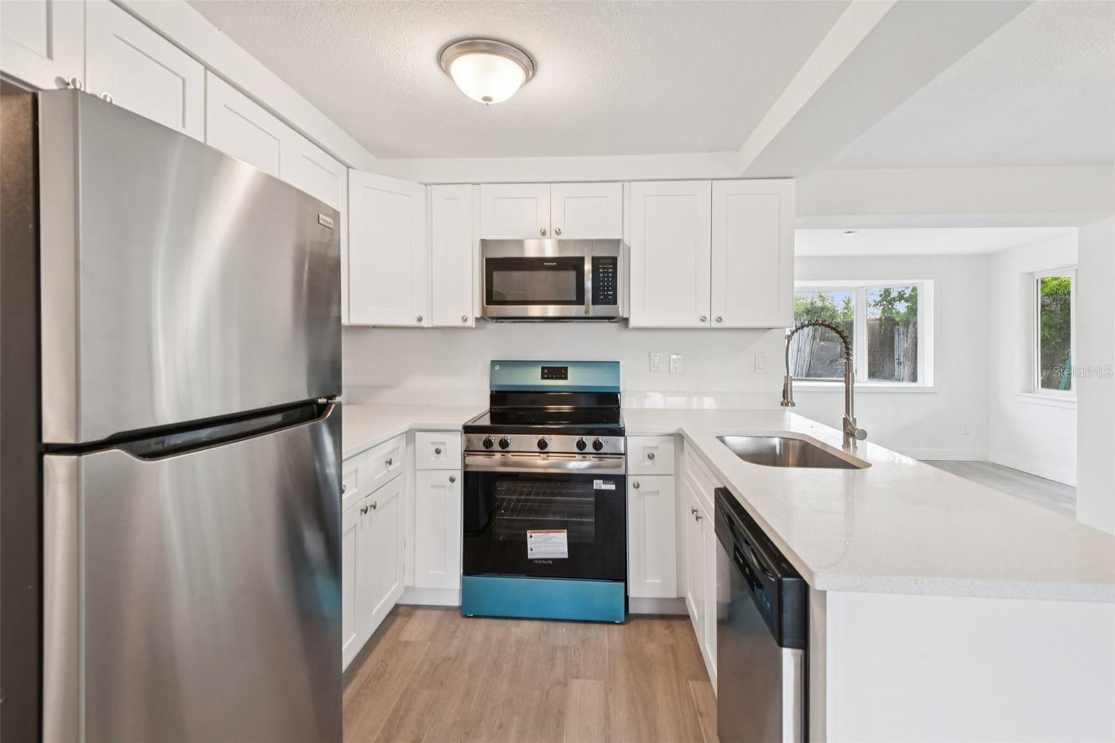 Image 6 of 20 For 4711 Beacon Hill Drive