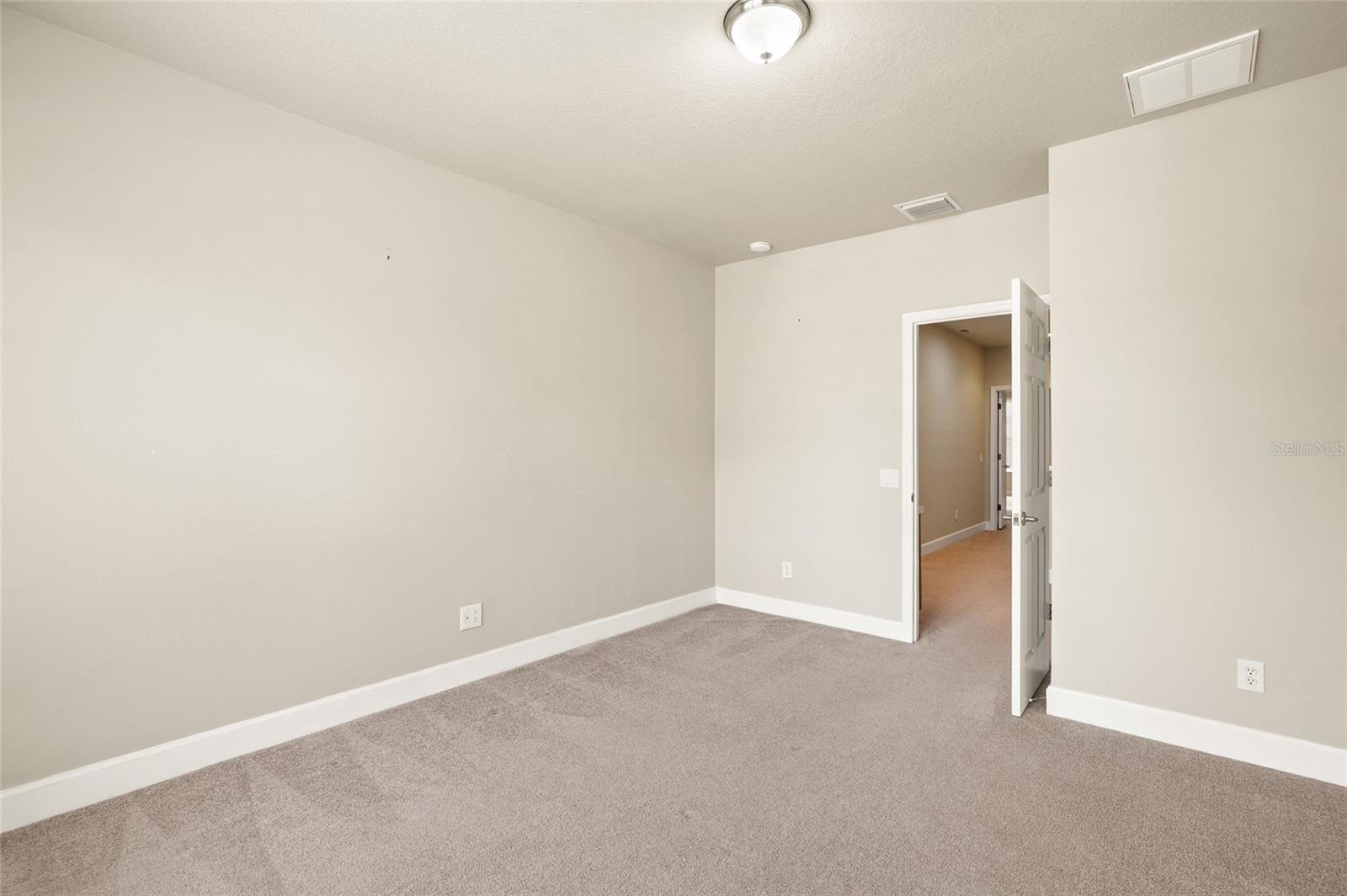 Image 32 of 52 For 14543 Mirabelle Vista Circle