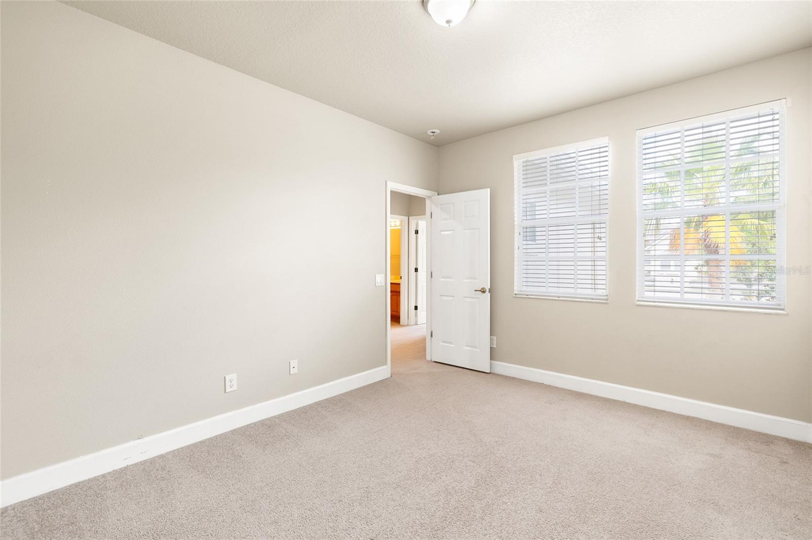 Image 36 of 52 For 14543 Mirabelle Vista Circle