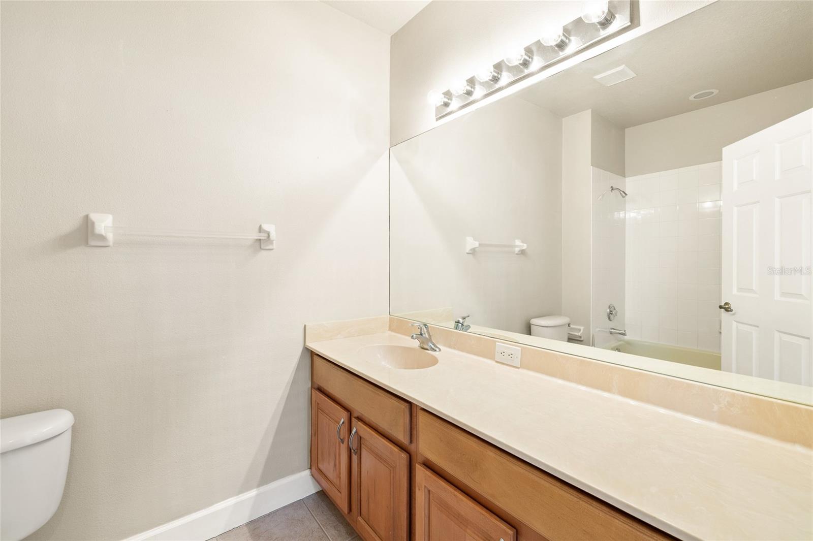 Image 37 of 52 For 14543 Mirabelle Vista Circle