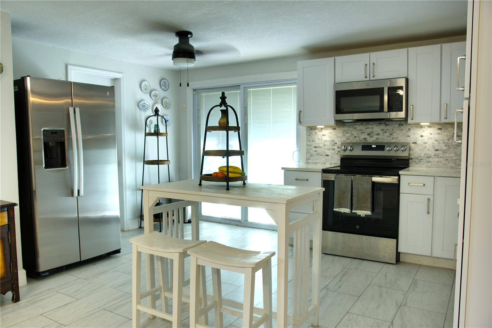 Listing photo id 8 for 4530 Idlewild Avenue