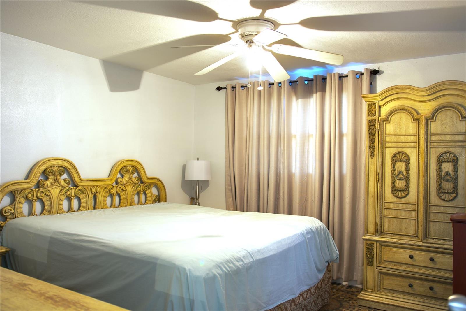 Listing photo id 11 for 4530 Idlewild Avenue